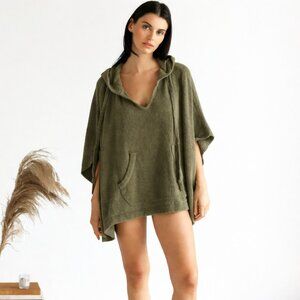 Sunday Citizen Nube Cozy Hooded Poncho Sweater in Green OSFM $98